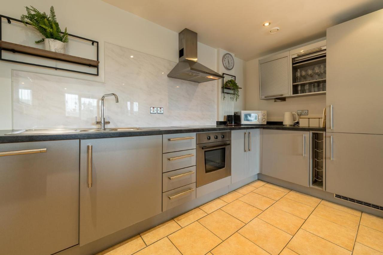 Sidemersey Livings- Convenient And Central 2-Bedroom Haven In L1 Liverpool Bagian luar foto