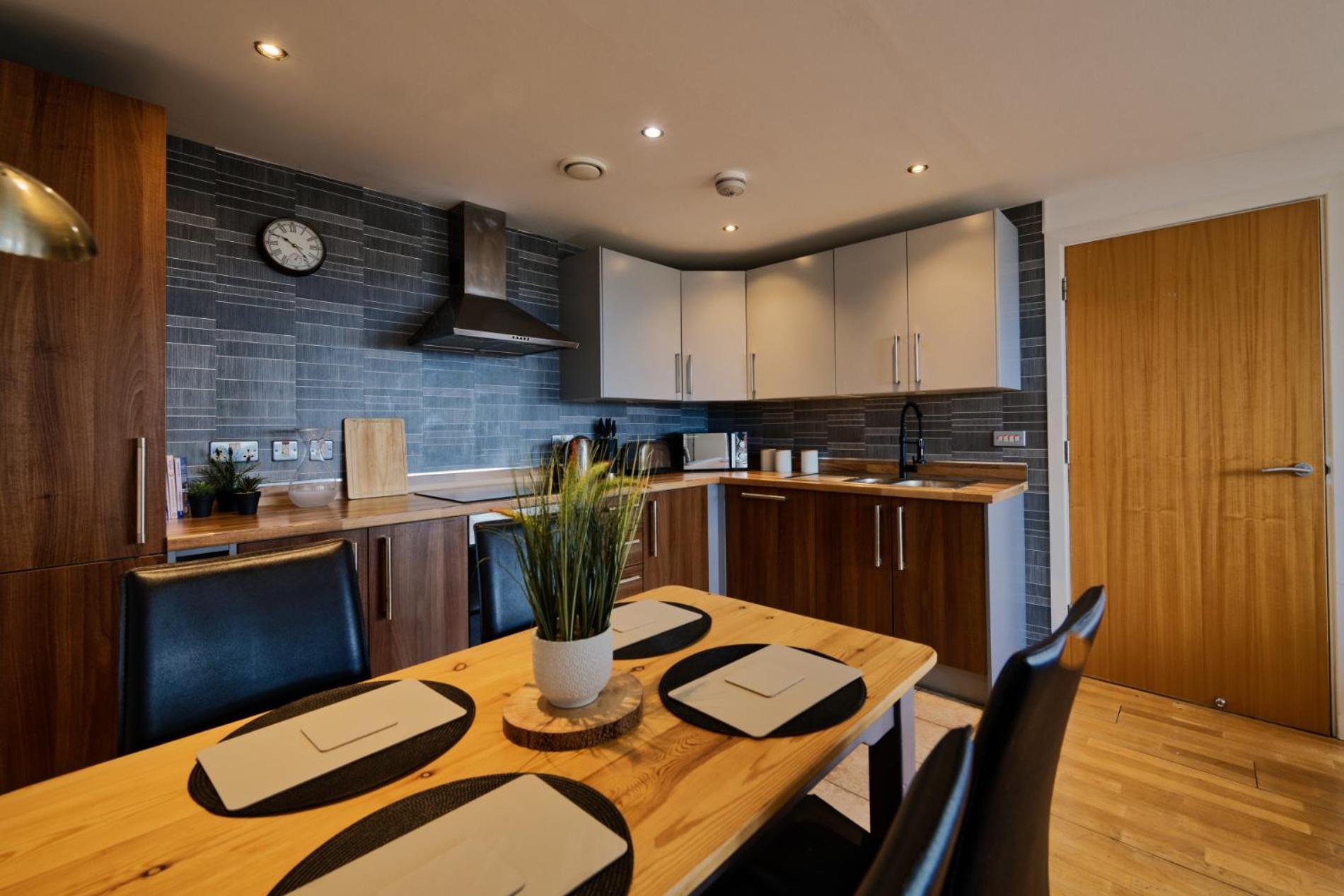 Sidemersey Livings- Convenient And Central 2-Bedroom Haven In L1 Liverpool Bagian luar foto