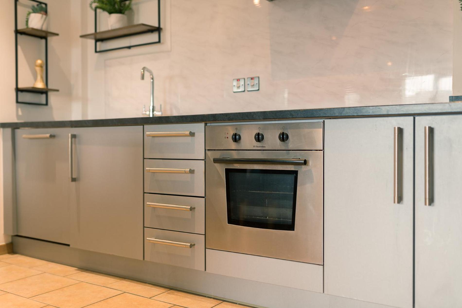 Sidemersey Livings- Convenient And Central 2-Bedroom Haven In L1 Liverpool Bagian luar foto